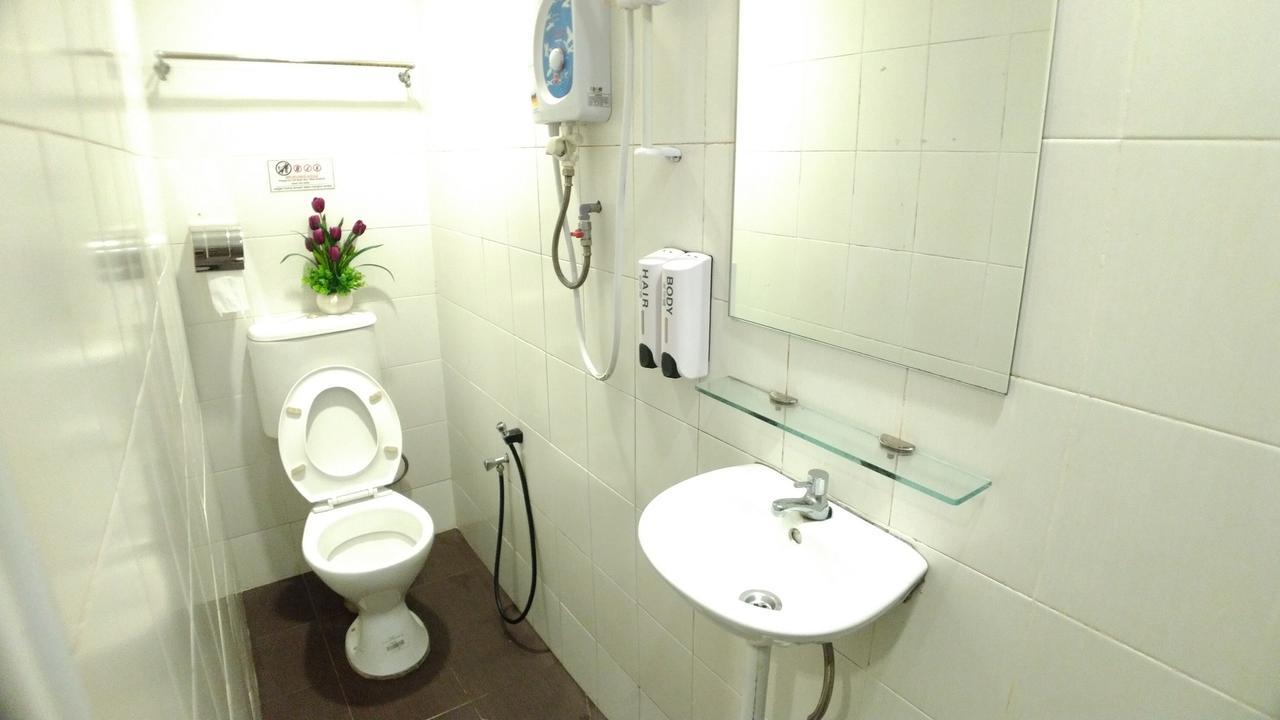 Apple 1 Hotel Budget Gelugor Exterior foto