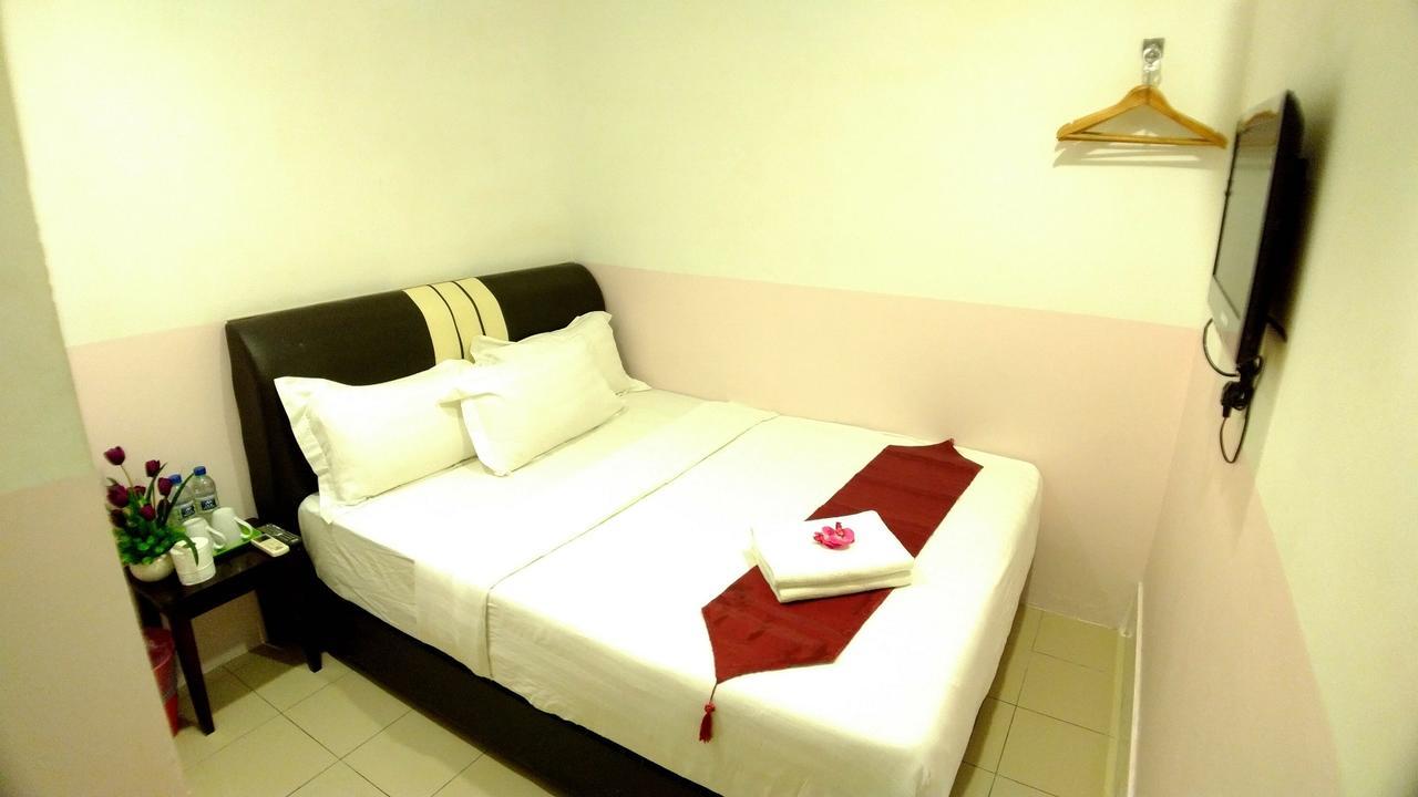 Apple 1 Hotel Budget Gelugor Exterior foto